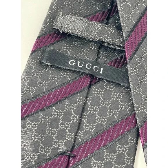 Gucci 100% Silk Tie Gray Purple GG Monogram Stripe Italy Crest Logo Designer - Picture 2 of 16